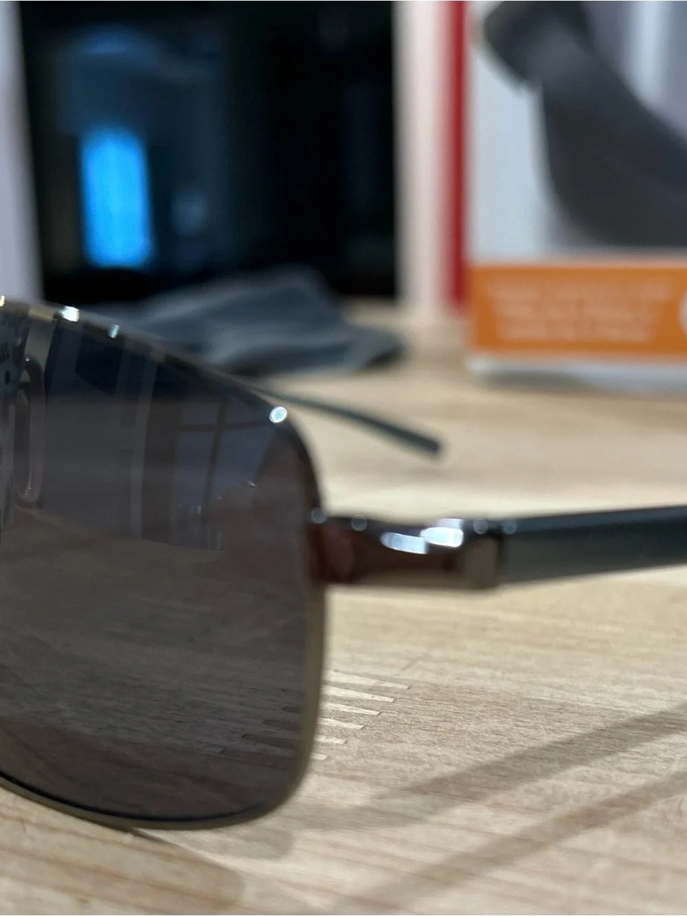 Men's Aviator Sunglasses in Brown Gradient Lens